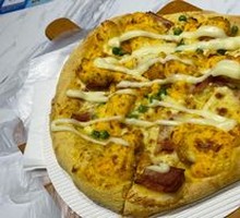 Golden Salted Egg Yolk Chicken Pizza
