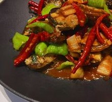 Spicy Stir-fried Live Baby Abalone