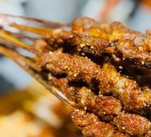 Charcoal-grilled Lamb Skewers