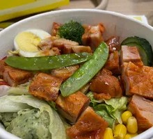 Charcoal-Grilled Chicken Thigh Grain Bowl