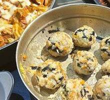 Seaweed and Pork Floss Hand-Rolled Rice Ball