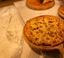 Spicy Crawfish Pizza