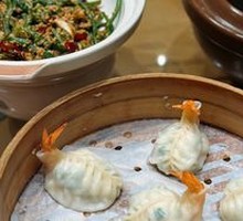 Spicy and Numbing Crawfish Soup Dumplings