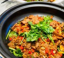 Stir-Fried Beef with Yellow Onion