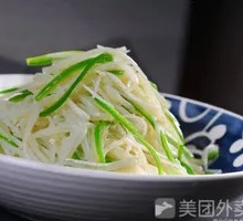 青椒土豆丝盖浇面