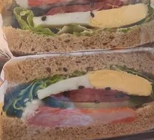 Whole Wheat Egg and Ham Sandwich