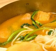 Tomato-flavored Pot Rice Noodles