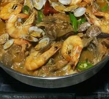 Spicy Seafood Chicken Pot