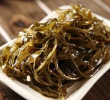 Sweet and Sour Seaweed Salad