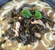 Pickled Cabbage and Pork Noodles