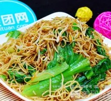 Braised Pork Belly Egg Steamed Rice Noodles