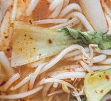 Crossing-the-bridge Rice Noodles