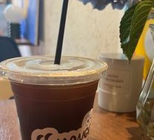 Berry Sparkling Americano