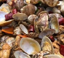 Clam Chicken in Iron Pot