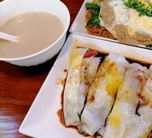 Steamed Rice Noodles with Meat and Egg