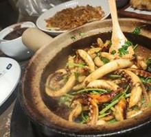 Sauce-Infused Stir-Fried Squid Tentacles