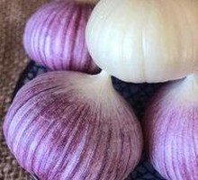 Raw Garlic Cloves