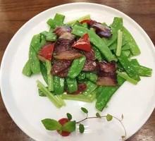 Snow Peas Stir-fried with Cantonese Sausage