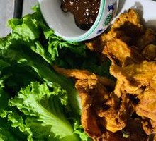 Crispy Pork Belly with Lettuce