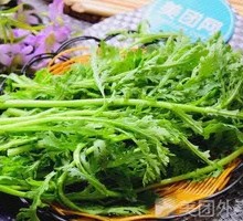 Chinese chrysanthemum greens