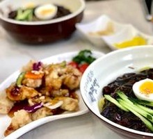 Xiao Dong Fried Sauce Noodles