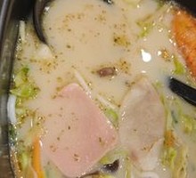 Axiang Crossing-the-bridge Rice Noodles