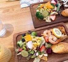 Thyme Roasted Chicken and Shrimp Salad