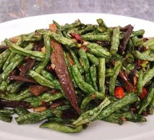 Stir-fried Chicken of the Woods with Green Beans