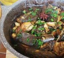 Special Clay Pot Fish Head