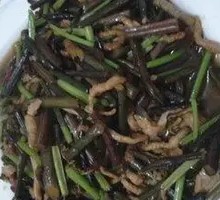 Fiddlehead Fern Stir-Fried with Pork