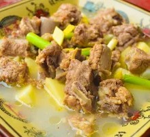 Stewed Pork Ribs with Potatoes