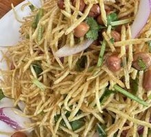 Stir-Fried Bean Sprouts with Three Threads