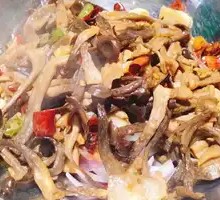 Spicy Dry Pot with Deer Antler Mushrooms