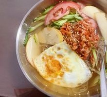 Cold Noodles with Extra Noodles