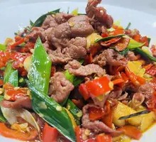 Stir-Fried Beef with Yellow Onion
