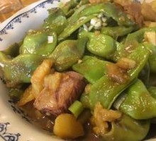 Braised pork belly with oil beans