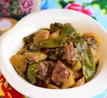 Stewed Pork Ribs with Potatoes and Green Beans