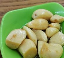 Sweet Pickled Garlic