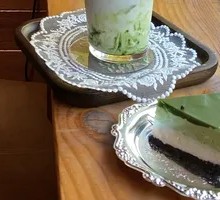 Pistachio Cheese Mousse Cake