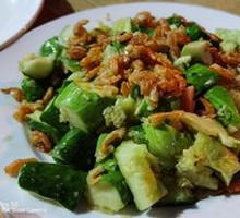 Shrimp and Cucumber Salad