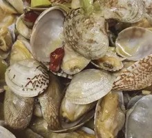 Spicy Stir-Fried Clams