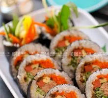 Tuna Sushi Roll