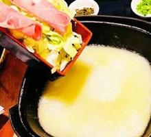 Crossing-the-bridge Rice Noodles