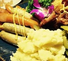 Original Fermented Crispy Roasted Pork Shank