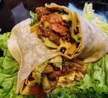 Sauce-Flavored Pork Roll Wraps