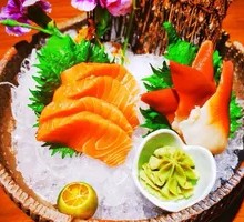 Salmon and Scallops Sashimi Combo