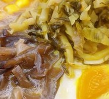 Pickled Cabbage and Pork Noodles