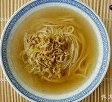 Pickled Vegetable and Pork Noodles