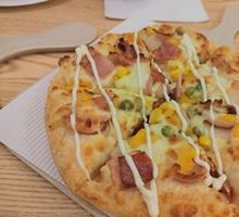 Salted Egg Yolk Bacon Pizza