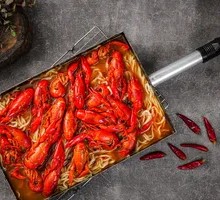 Stir-Fried Lobster Noodles